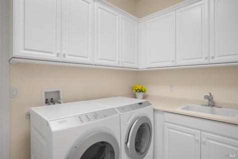 3682 Rocky Knoll Way Santa Rosa CA 95404