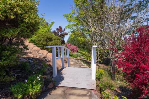 3682 Rocky Knoll Way Santa Rosa CA 95404