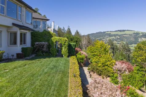 3682 Rocky Knoll Way Santa Rosa CA 95404
