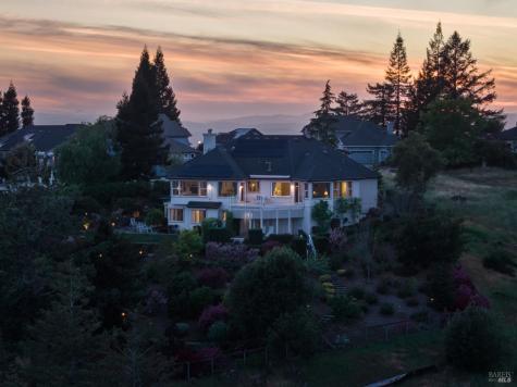 3682 Rocky Knoll Way Santa Rosa CA 95404