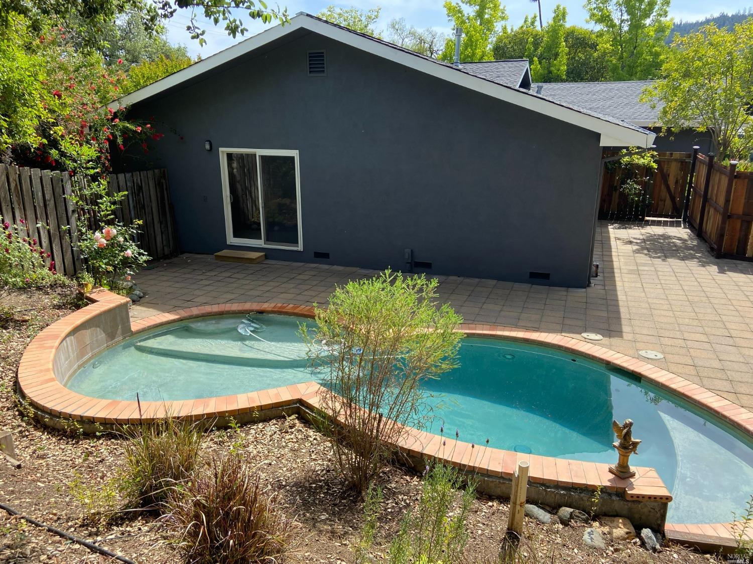 111 Grace Court Cloverdale CA 95425