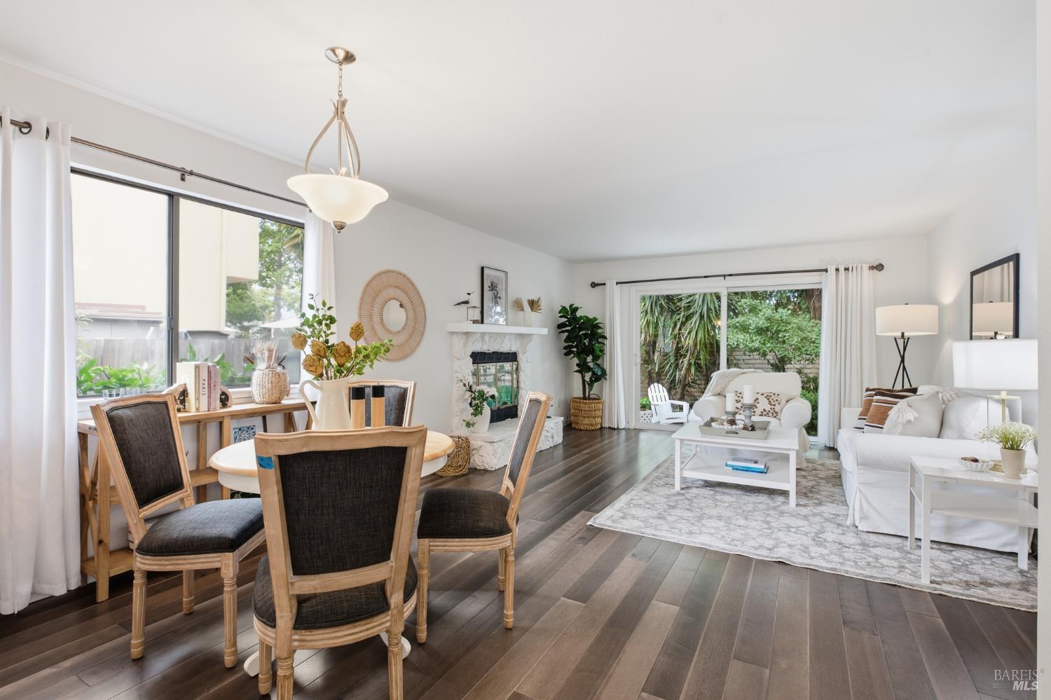 903 Hacienda Circle Rohnert Park CA 94928