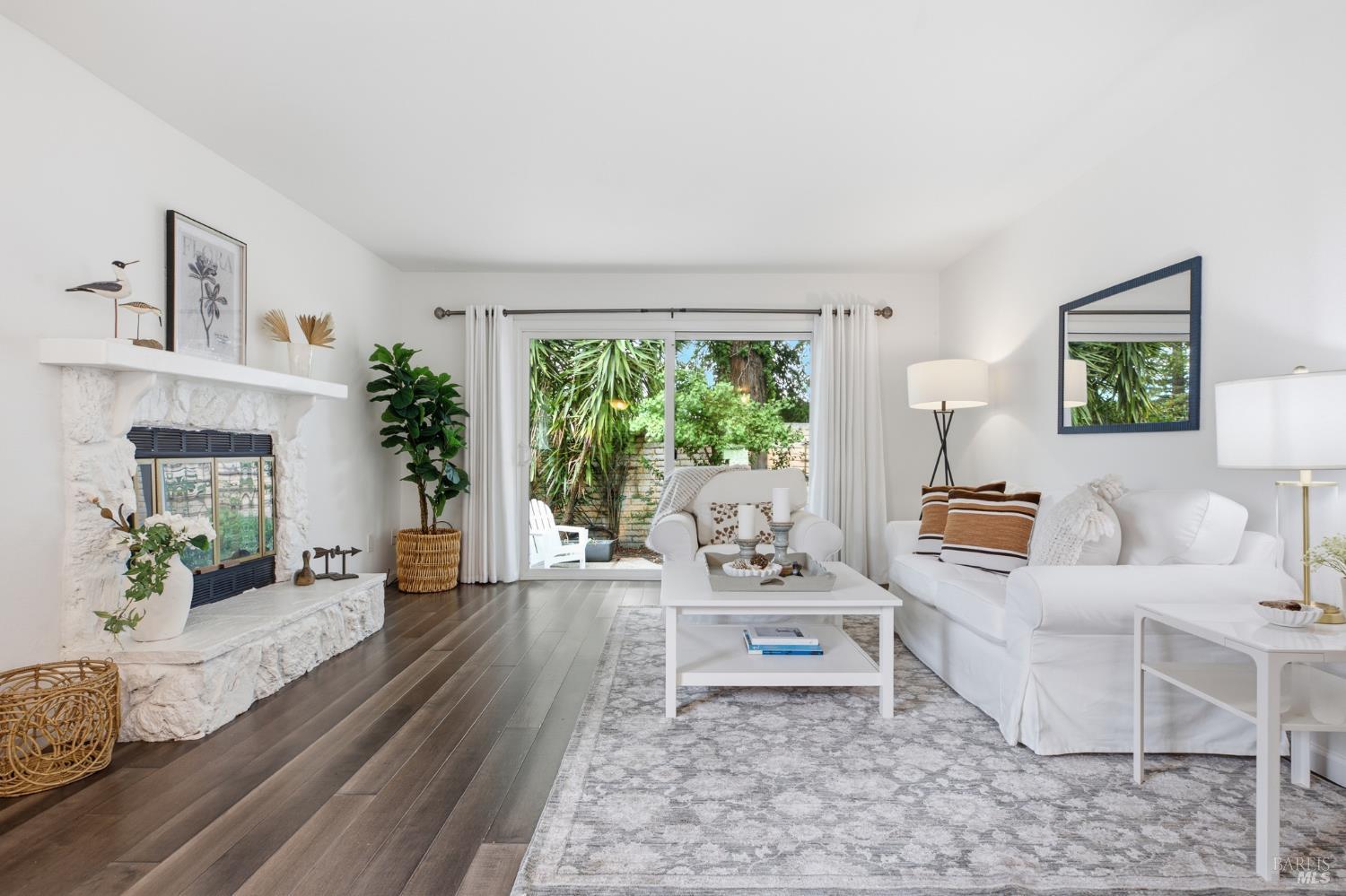 903 Hacienda Circle Rohnert Park CA 94928