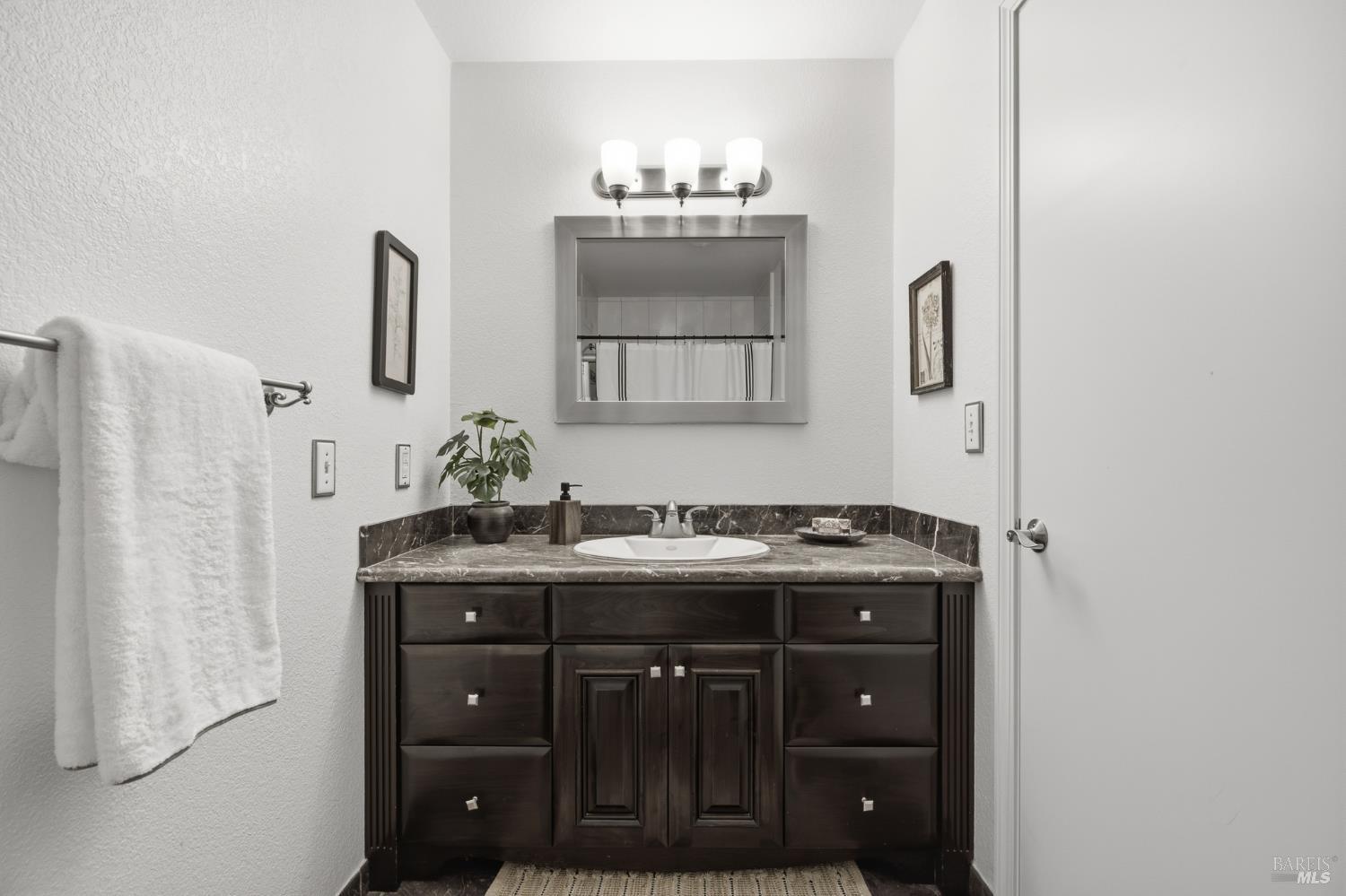 903 Hacienda Circle Rohnert Park CA 94928
