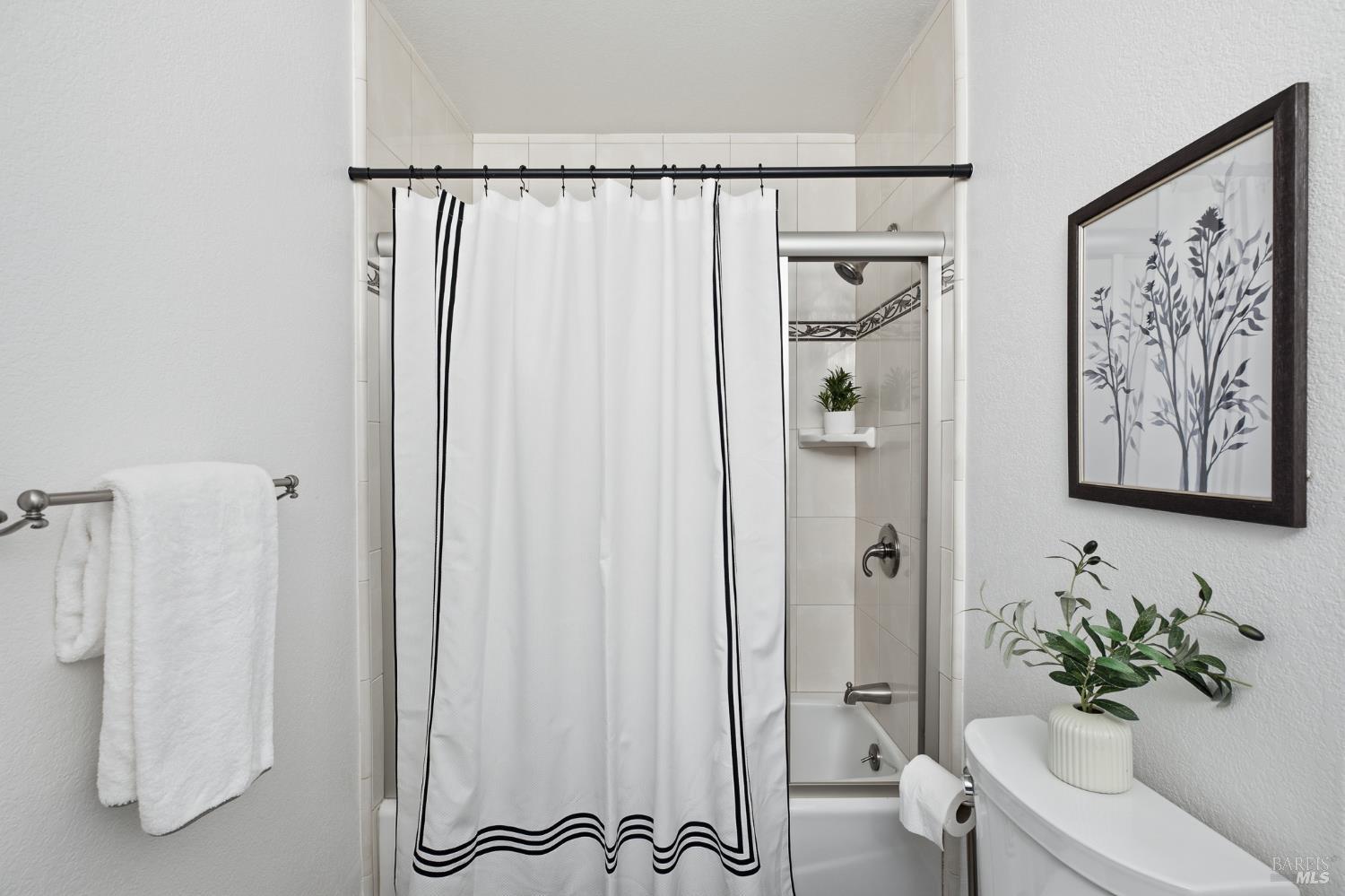 903 Hacienda Circle Rohnert Park CA 94928