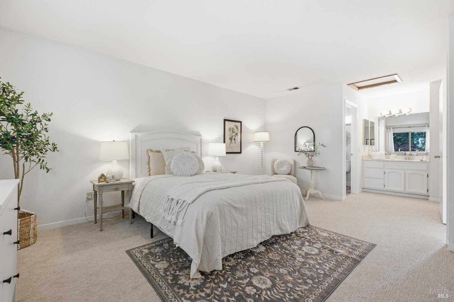 903 Hacienda Circle Rohnert Park CA 94928