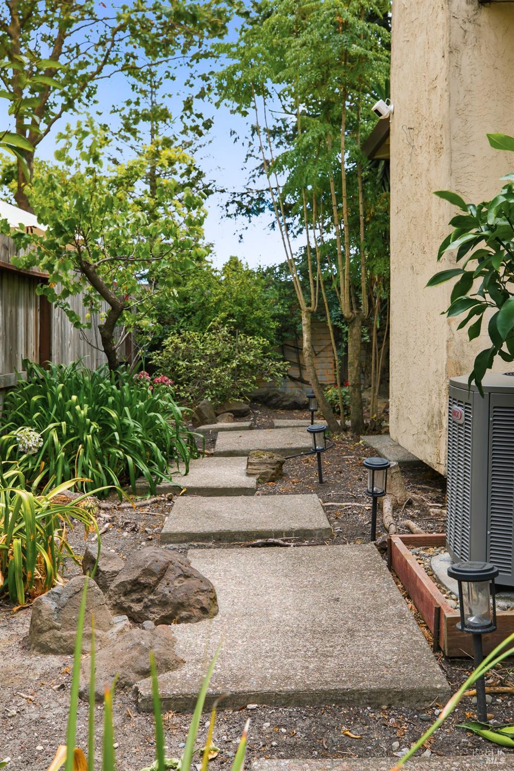 903 Hacienda Circle Rohnert Park CA 94928