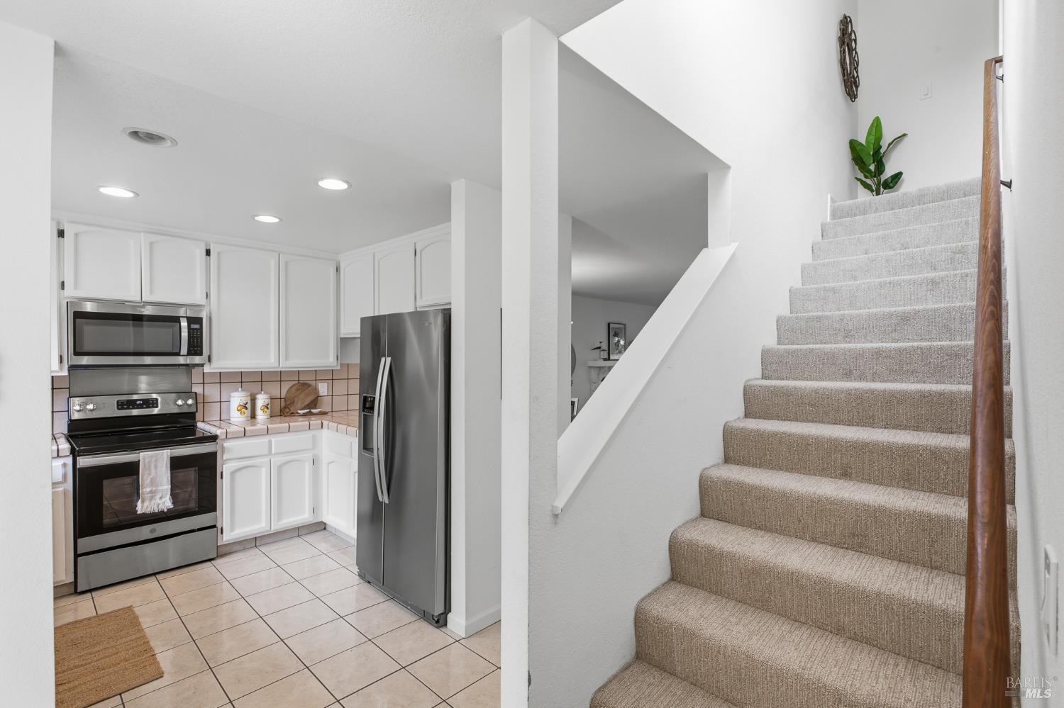 903 Hacienda Circle Rohnert Park CA 94928