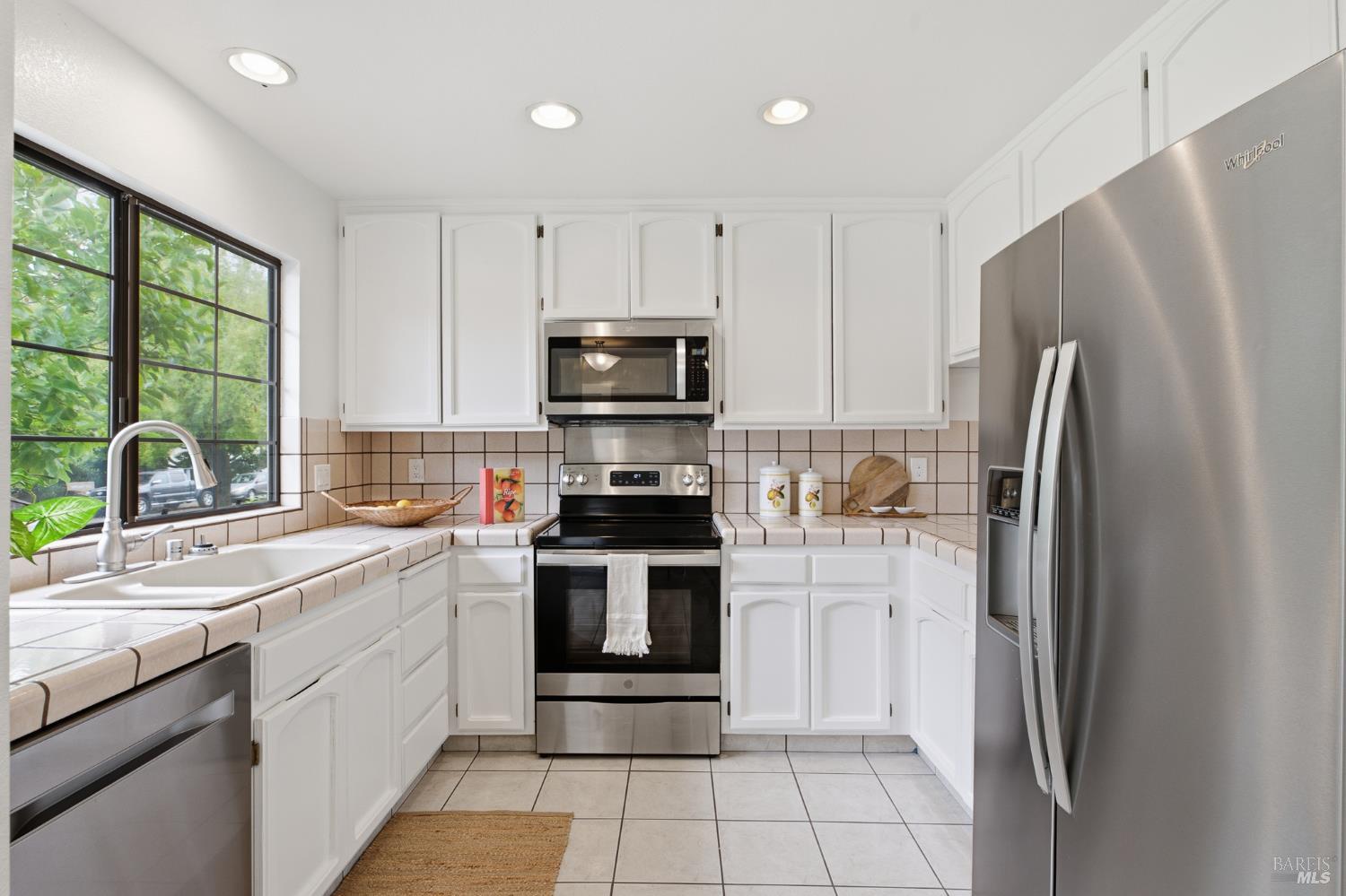 903 Hacienda Circle Rohnert Park CA 94928
