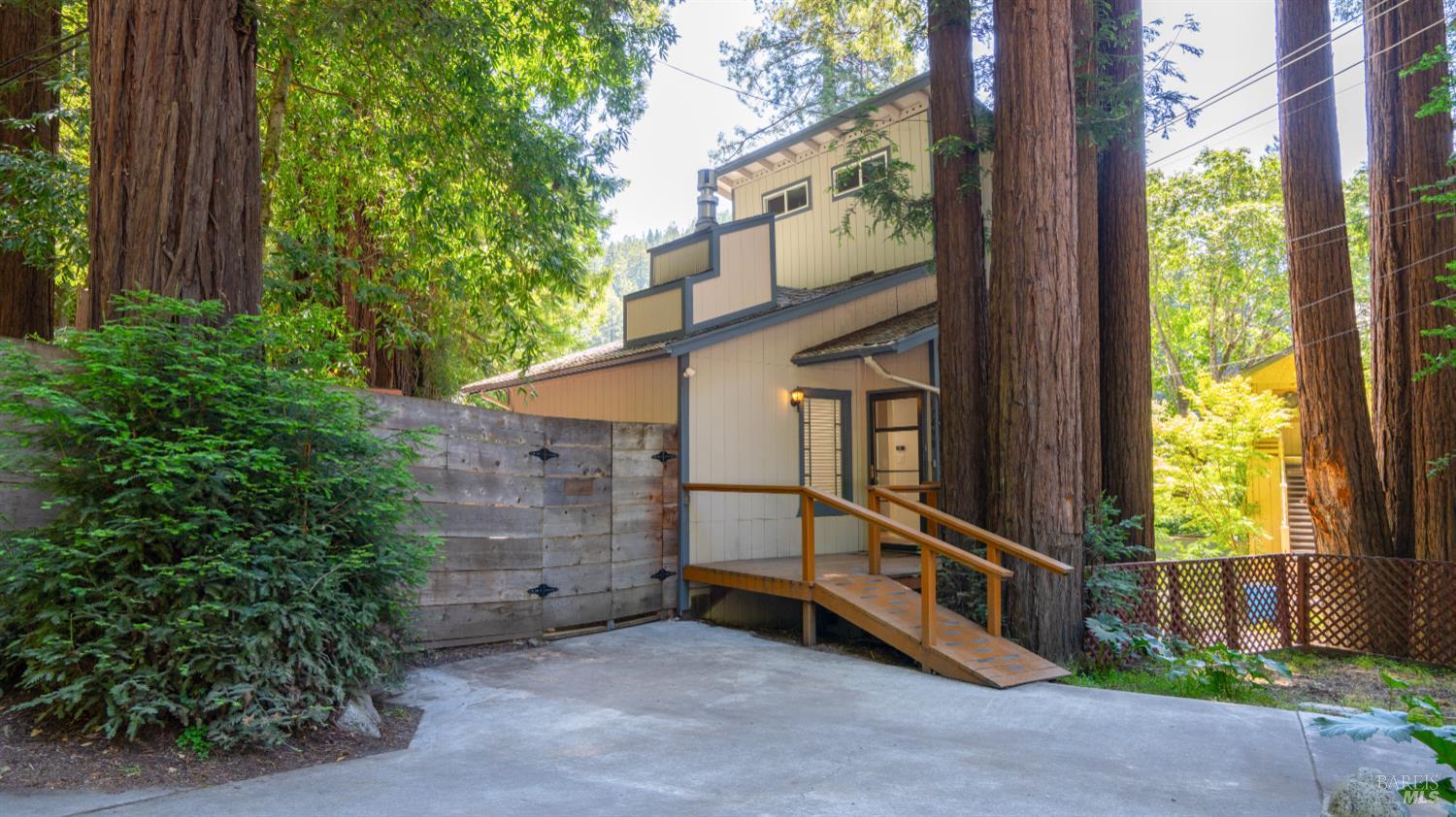 17498 Riverside Drive Guerneville CA 95446