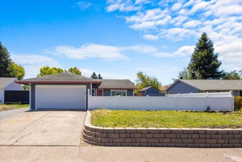 752 Lindsay Avenue Rohnert Park CA 94928