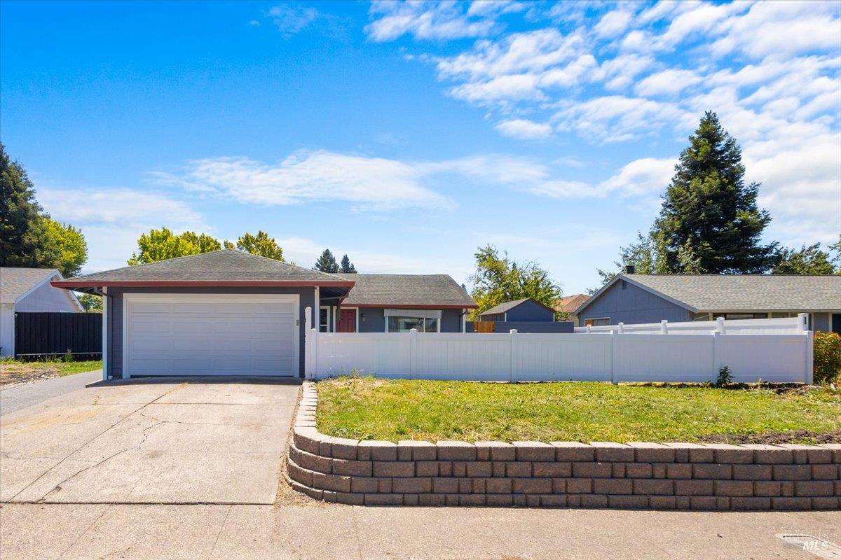 752 Lindsay Avenue Rohnert Park CA 94928