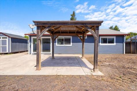752 Lindsay Avenue Rohnert Park CA 94928