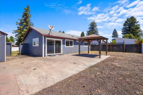 752 Lindsay Avenue Rohnert Park CA 94928