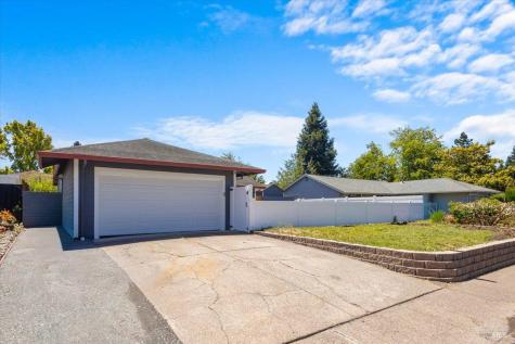 752 Lindsay Avenue Rohnert Park CA 94928