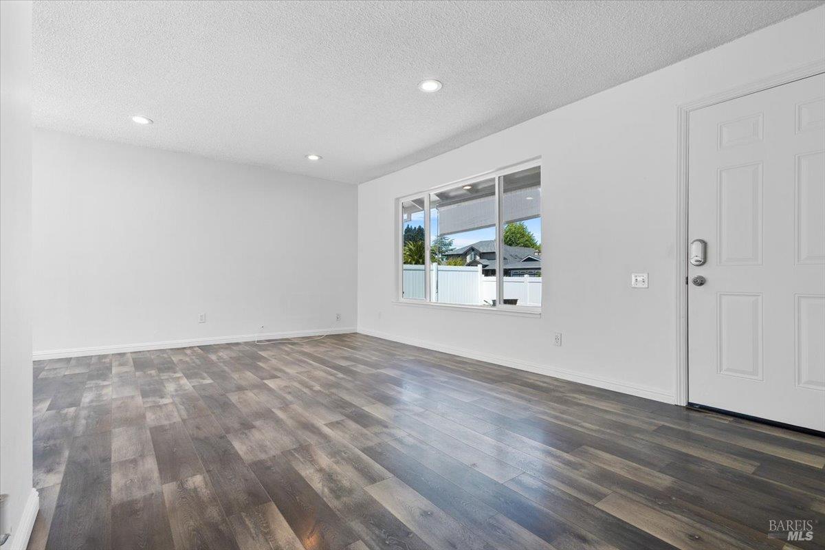 752 Lindsay Avenue Rohnert Park CA 94928