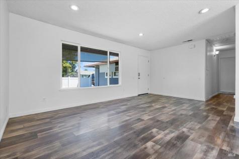 752 Lindsay Avenue Rohnert Park CA 94928