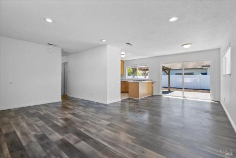 752 Lindsay Avenue Rohnert Park CA 94928