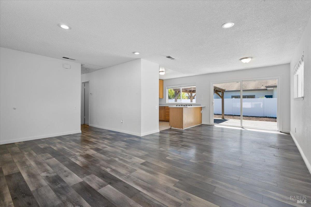 752 Lindsay Avenue Rohnert Park CA 94928