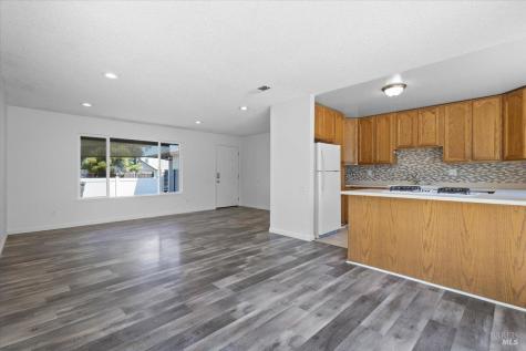 752 Lindsay Avenue Rohnert Park CA 94928
