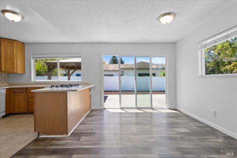 752 Lindsay Avenue Rohnert Park CA 94928
