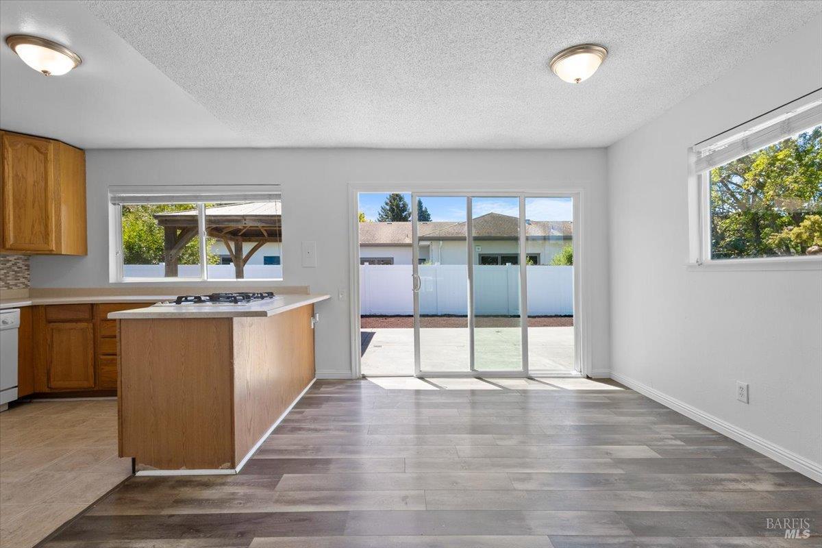752 Lindsay Avenue Rohnert Park CA 94928