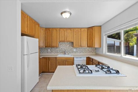 752 Lindsay Avenue Rohnert Park CA 94928