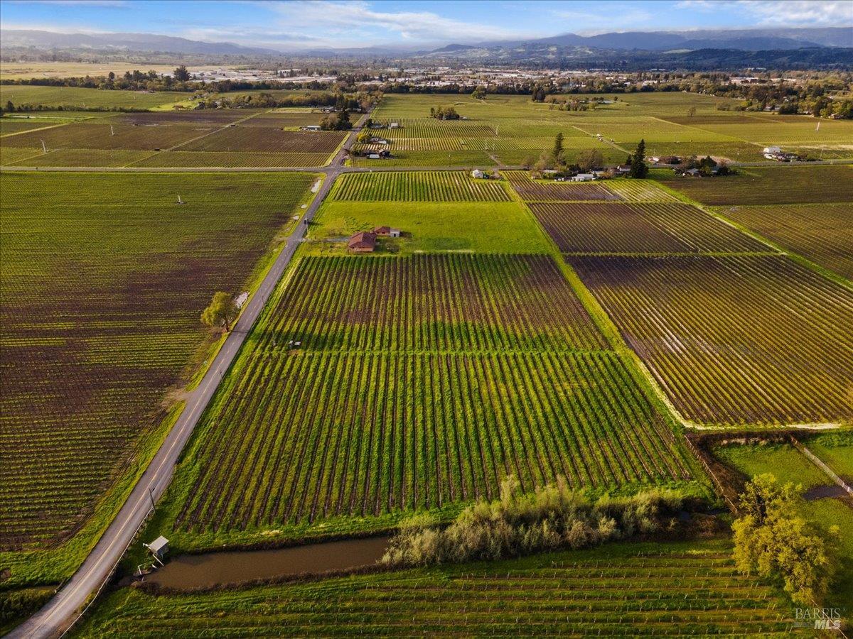 2062 Woolsey Road Fulton CA 95439