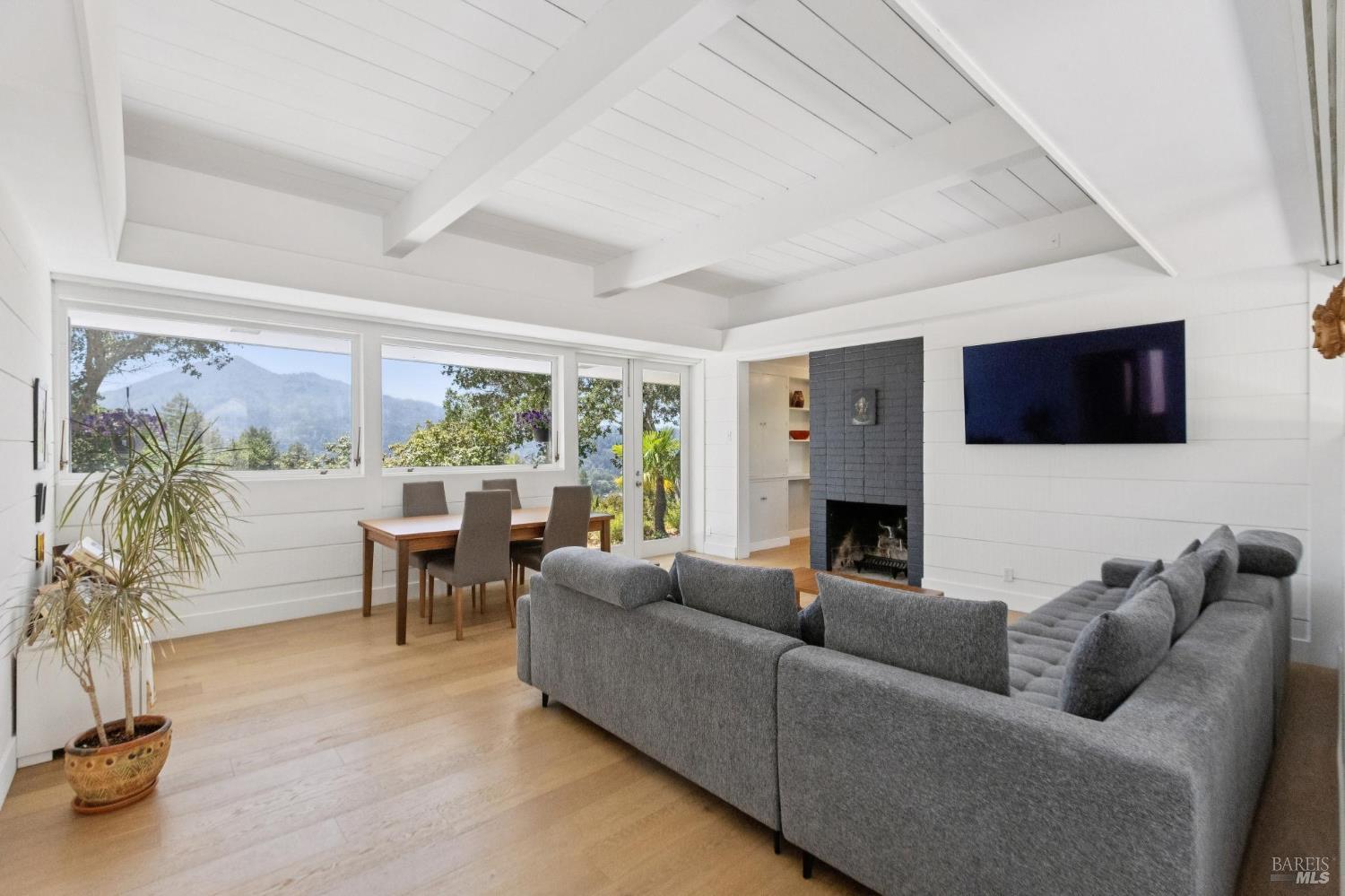 25 Brushwood Lane Greenbrae CA 94904
