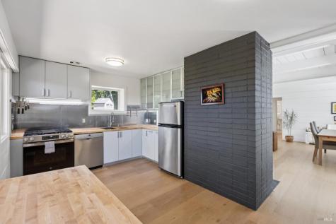 25 Brushwood Lane Greenbrae CA 94904