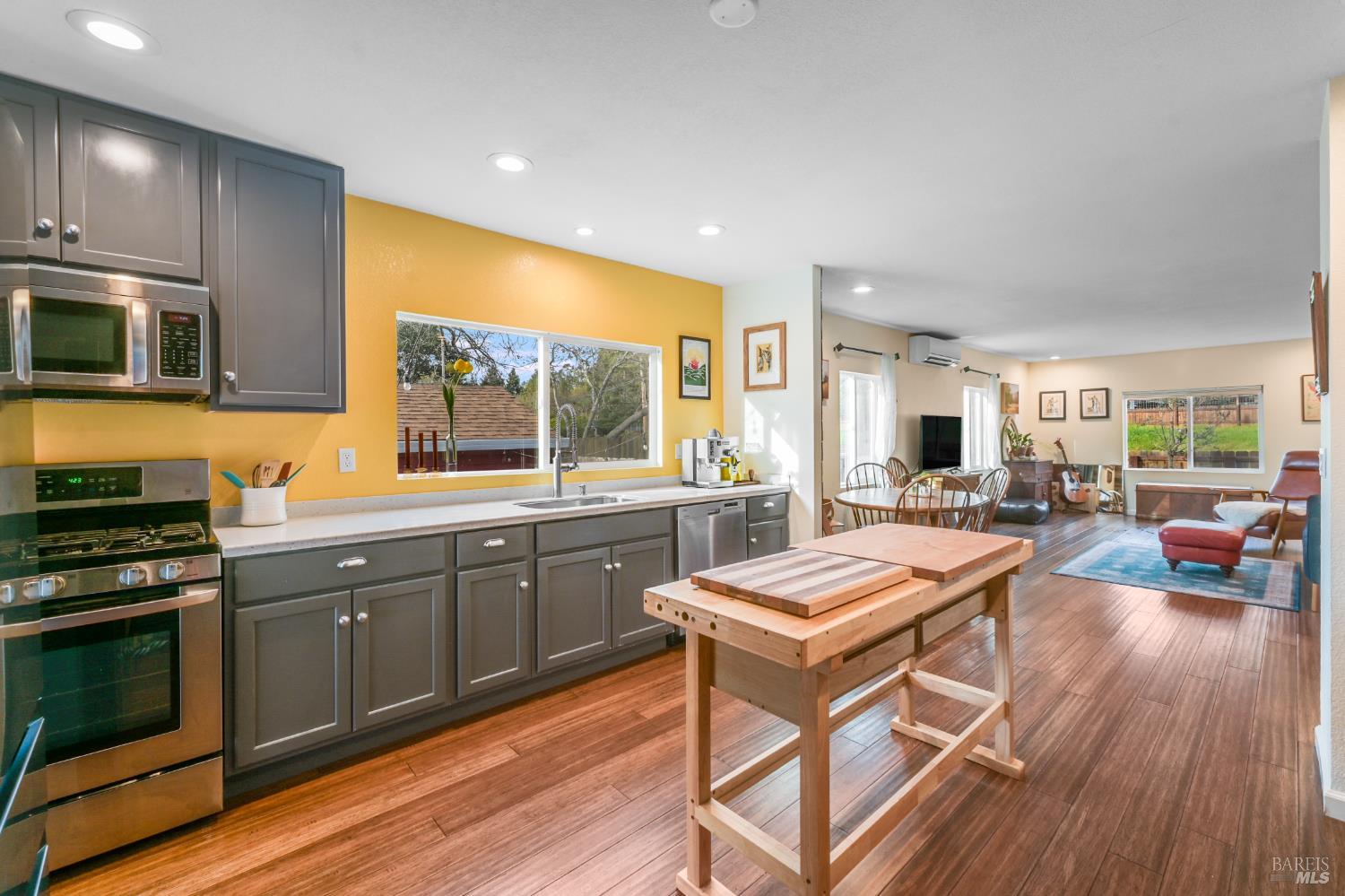 2103 Bodega Avenue Petaluma CA 94952