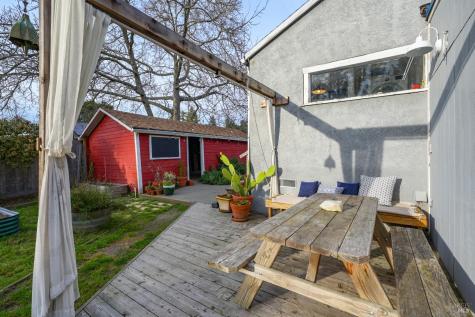 2103 Bodega Avenue Petaluma CA 94952