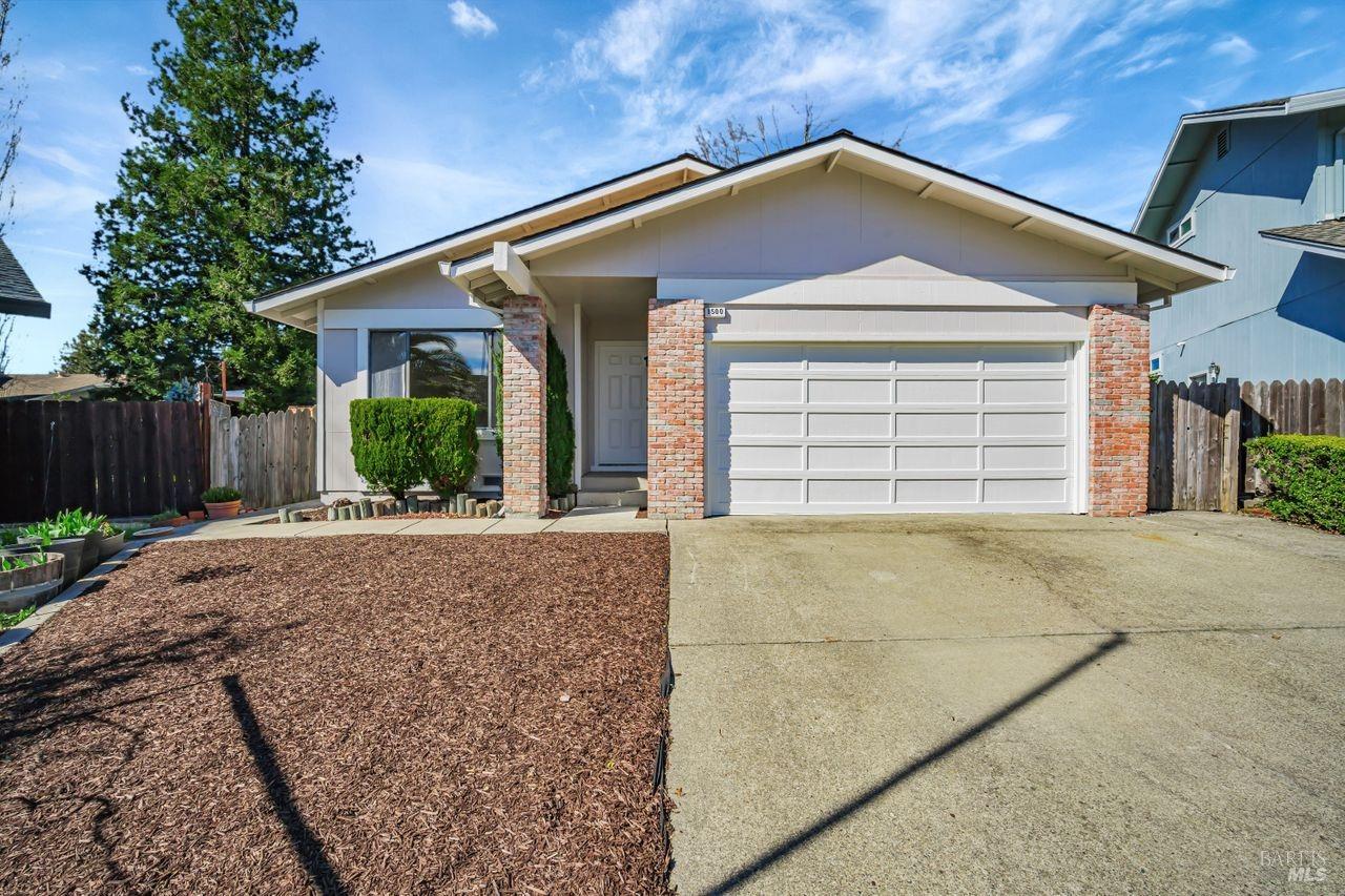 1500 Gladstone Way Rohnert Park CA 94928