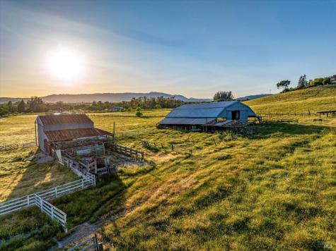 2710 Knob Hill Road Sonoma CA 95476