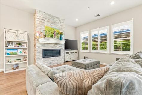 1604 Wildflower Way Rohnert Park CA 94928