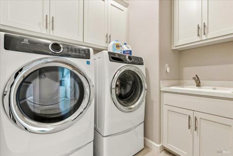 1604 Wildflower Way Rohnert Park CA 94928