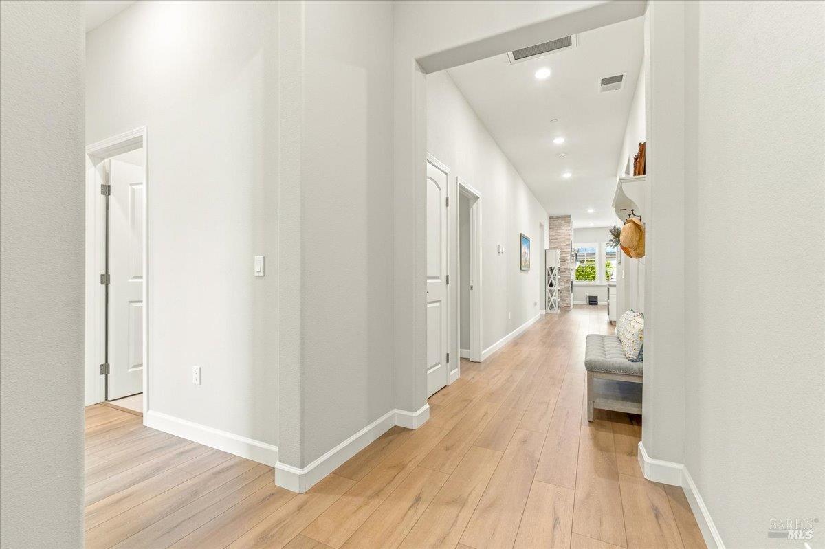 1604 Wildflower Way Rohnert Park CA 94928