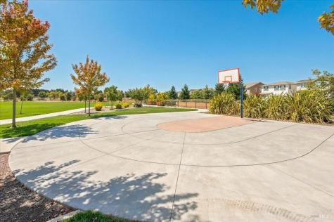1604 Wildflower Way Rohnert Park CA 94928