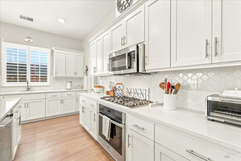 1604 Wildflower Way Rohnert Park CA 94928