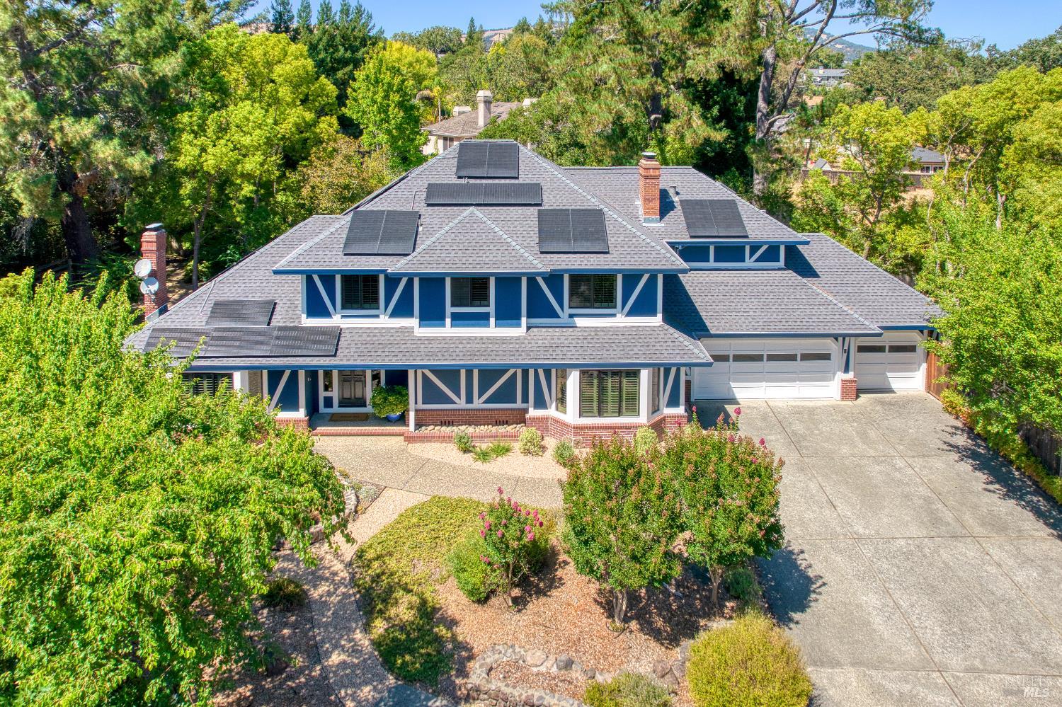 Novato CA, 8 Racquet Court