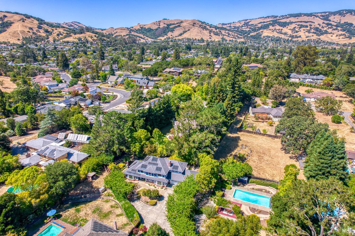 8 Racquet Court Novato CA 94947