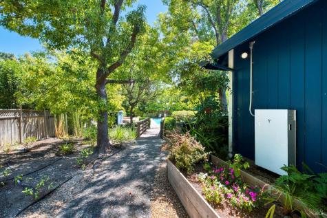8 Racquet Court Novato CA 94947
