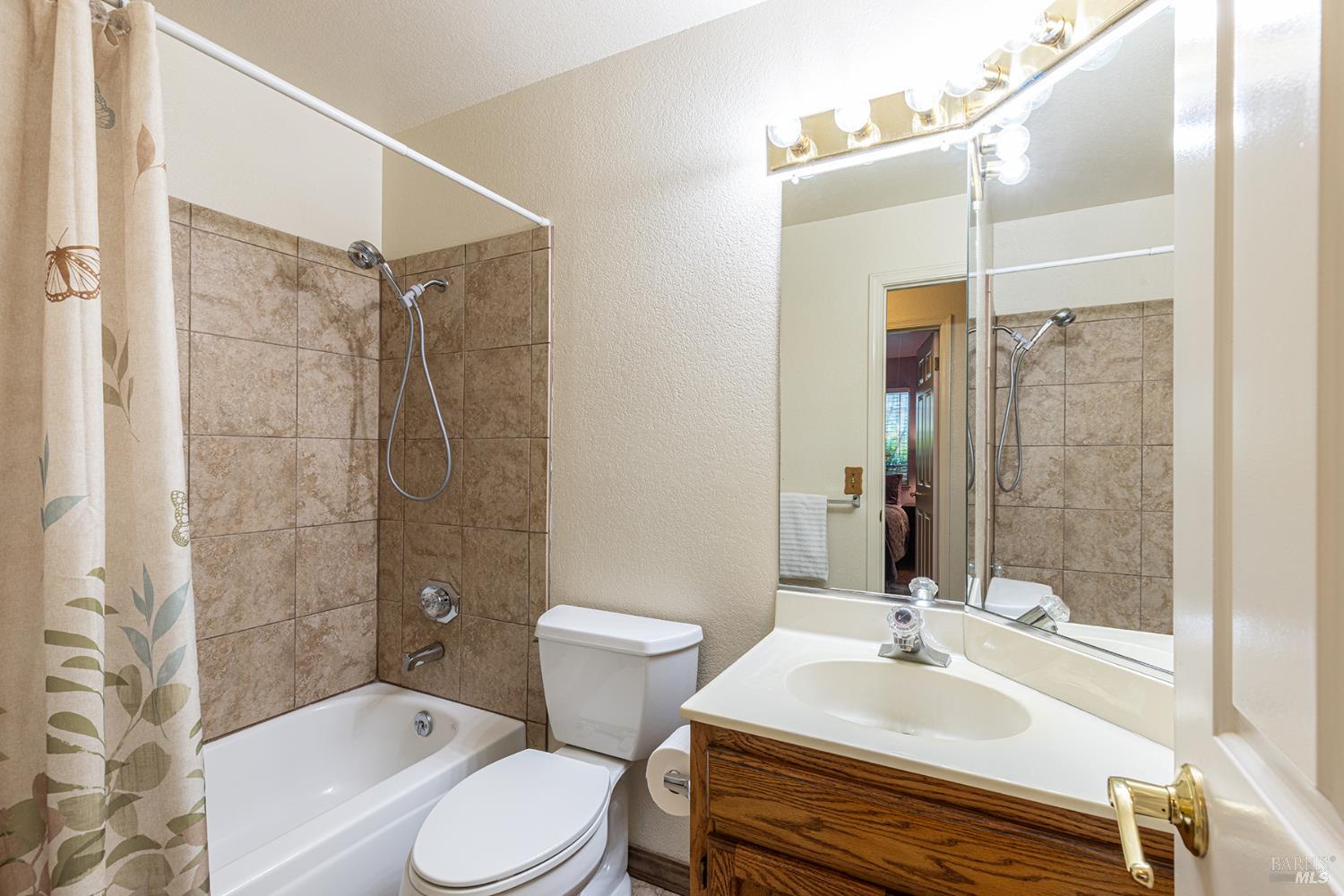 1935 Seville Street Santa Rosa CA 95403