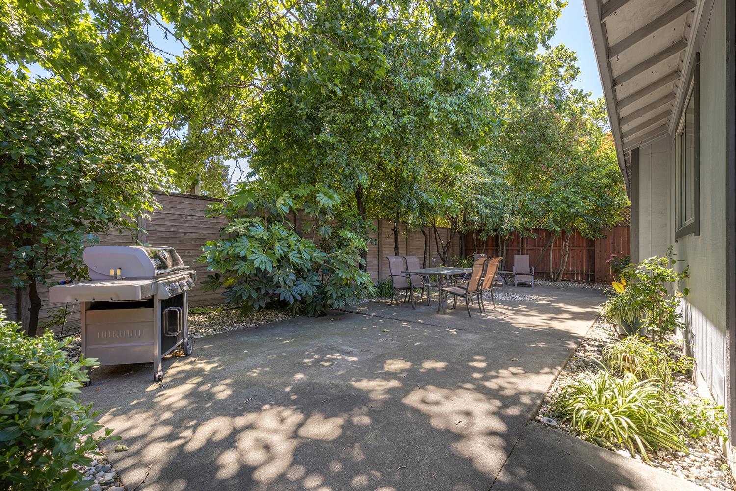 1935 Seville Street Santa Rosa CA 95403