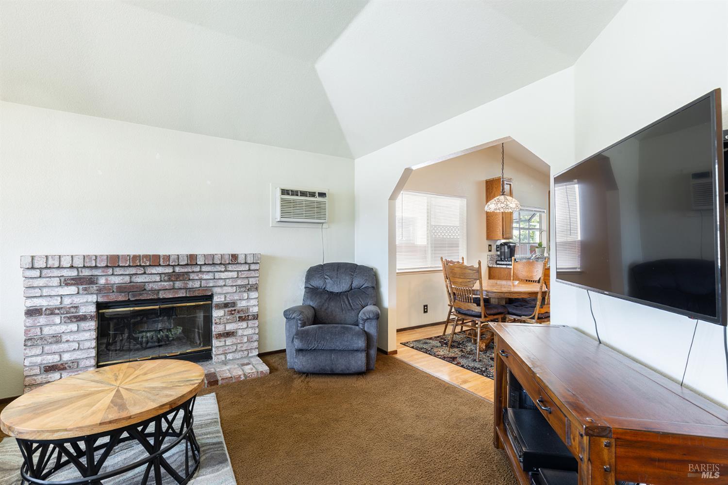 1935 Seville Street Santa Rosa CA 95403