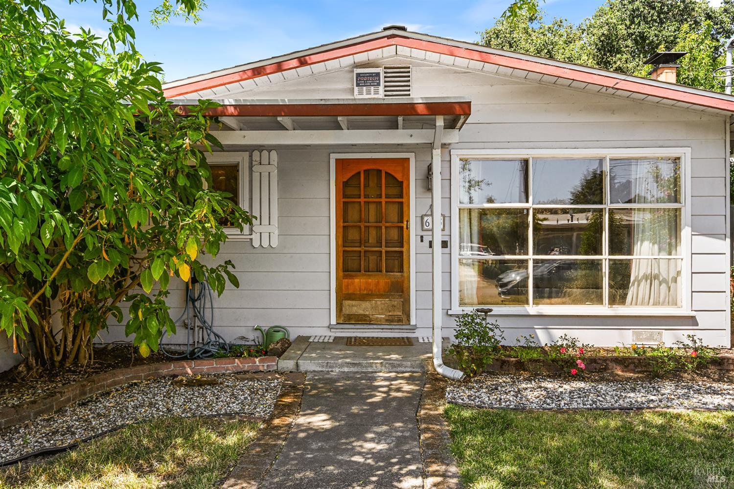 613 Ashbury Avenue Santa Rosa CA 95404