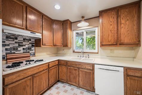 613 Ashbury Avenue Santa Rosa CA 95404