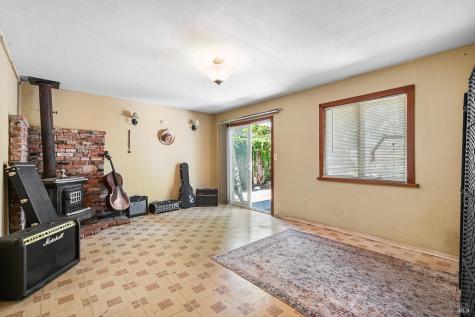 613 Ashbury Avenue Santa Rosa CA 95404