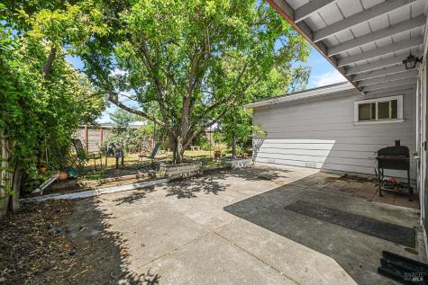 613 Ashbury Avenue Santa Rosa CA 95404