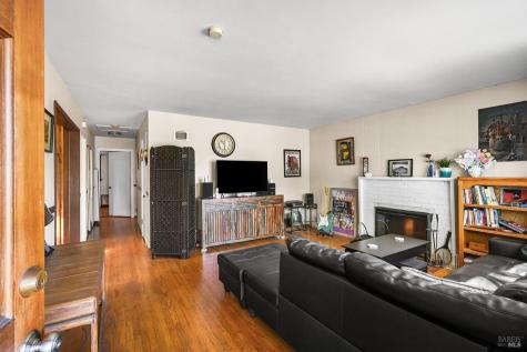 613 Ashbury Avenue Santa Rosa CA 95404